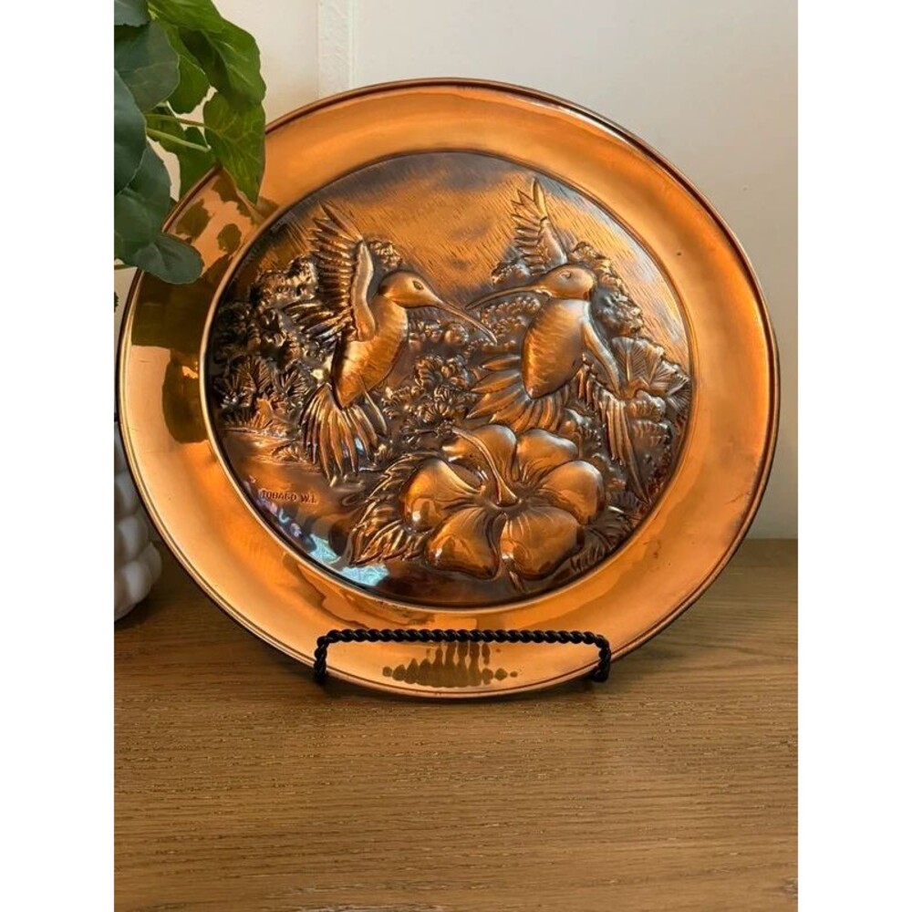 Tobago W.I. Copper-Tone Hummingbird Wall Plate – 14” Tropical Hibiscus Décor